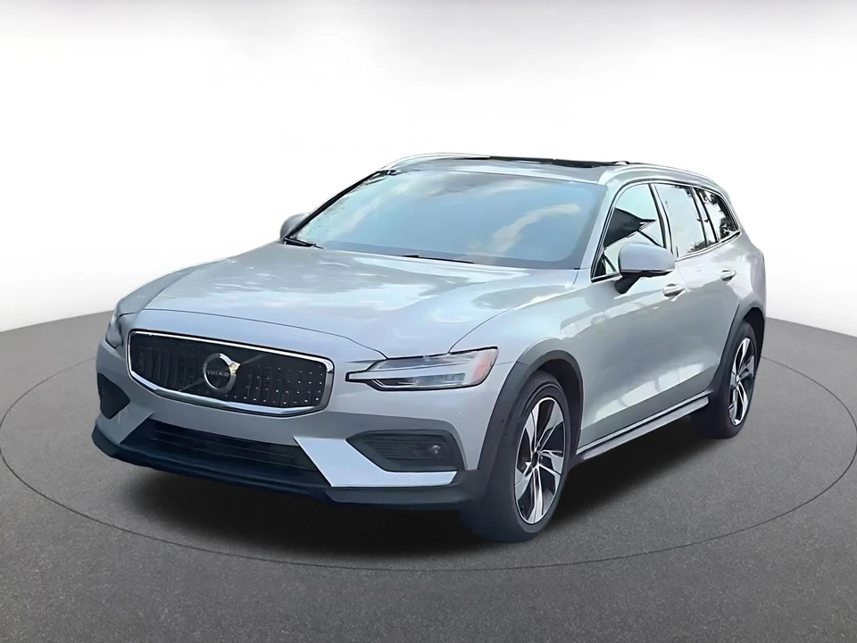 2025 Volvo V60 2nd Gen - Image 8 of 31