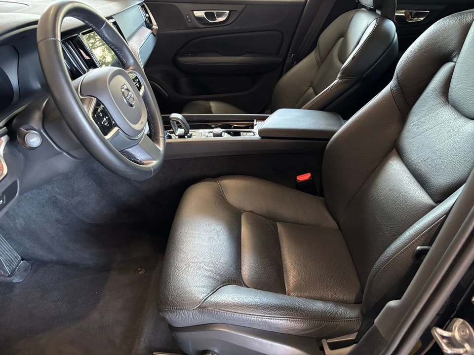 2025 Volvo V60 2nd Gen - Image 28 of 31