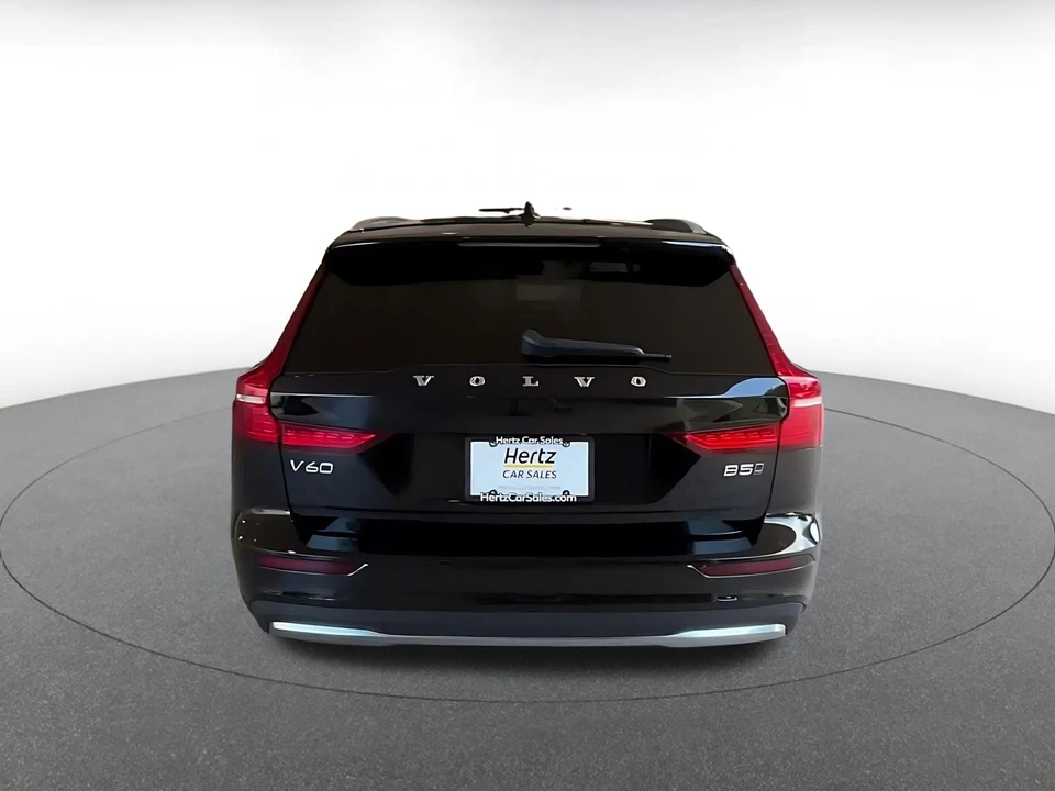 2025 Volvo V60 2nd Gen - Image 14 of 31
