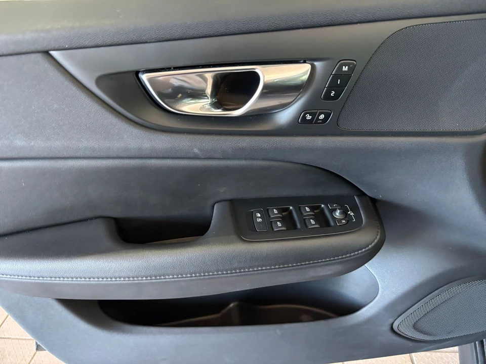 2025 Volvo V60 2nd Gen - Image 20 of 31