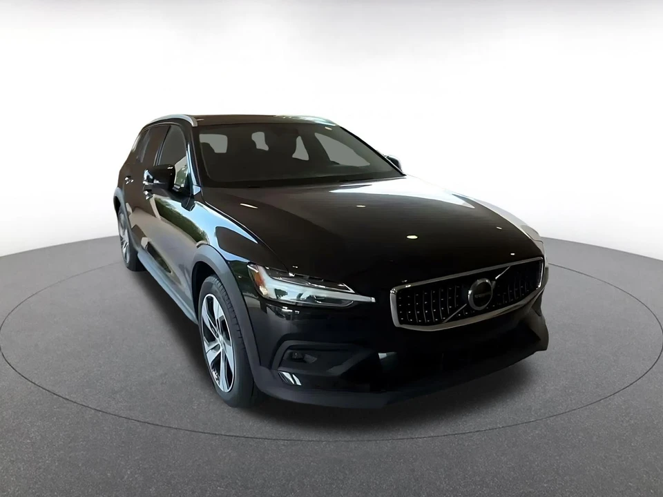 2025 Volvo V60 2nd Gen - Image 3 of 31