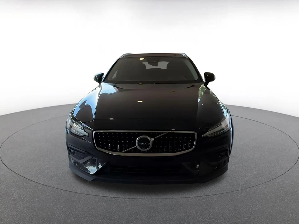 2025 Volvo V60 2nd Gen - Image 4 of 31