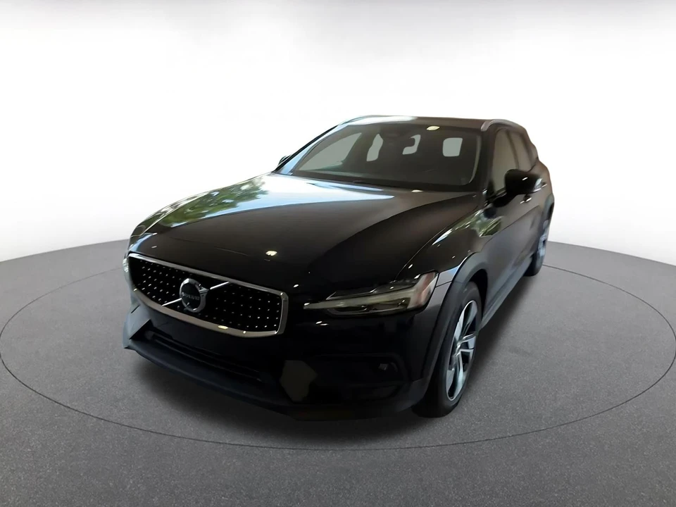 2025 Volvo V60 2nd Gen - Image 7 of 31