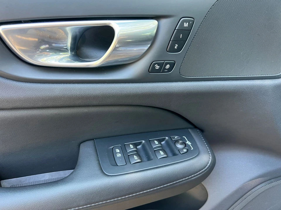 2025 Volvo V60 2nd Gen - Image 16 of 31