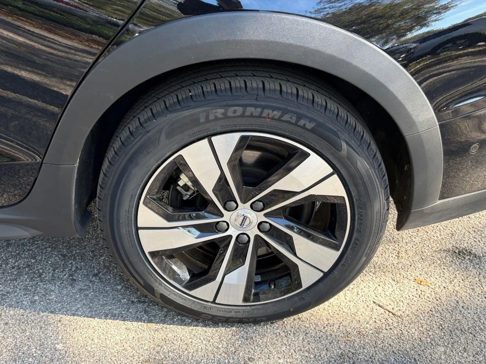 2025 Volvo V60 2nd Gen - Image 30 of 31