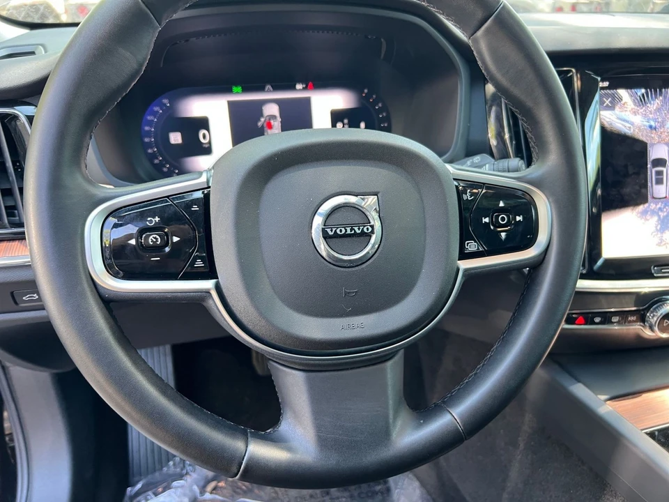 2025 Volvo V60 2nd Gen - Image 25 of 31
