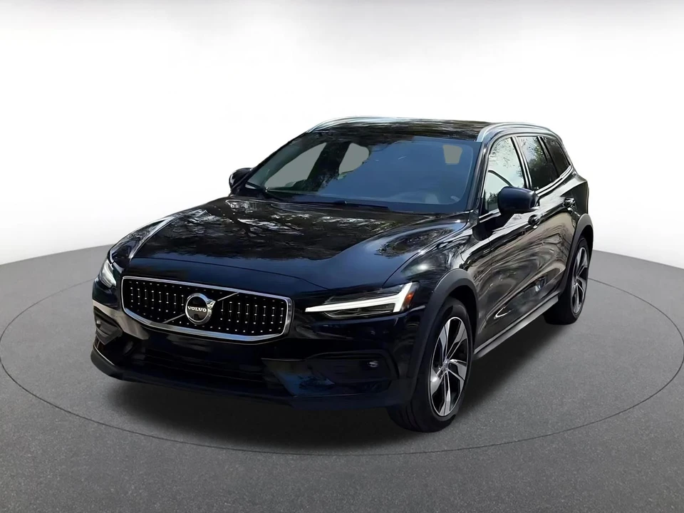 2025 Volvo V60 2nd Gen - Image 6 of 31