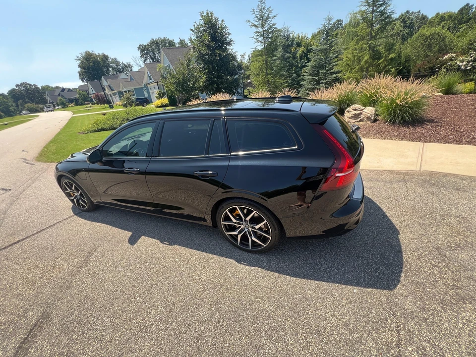 2025 Volvo V60 2nd Gen - Image 19 of 31