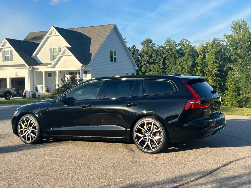 2025 Volvo V60 2nd Gen - Image 16 of 31