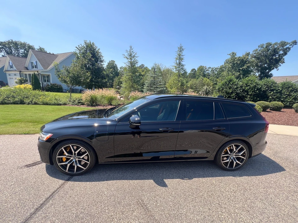 2025 Volvo V60 2nd Gen - Image 14 of 31