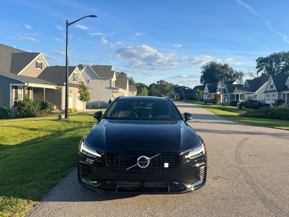 2025 Volvo V60 2nd Gen - Image 7 of 31