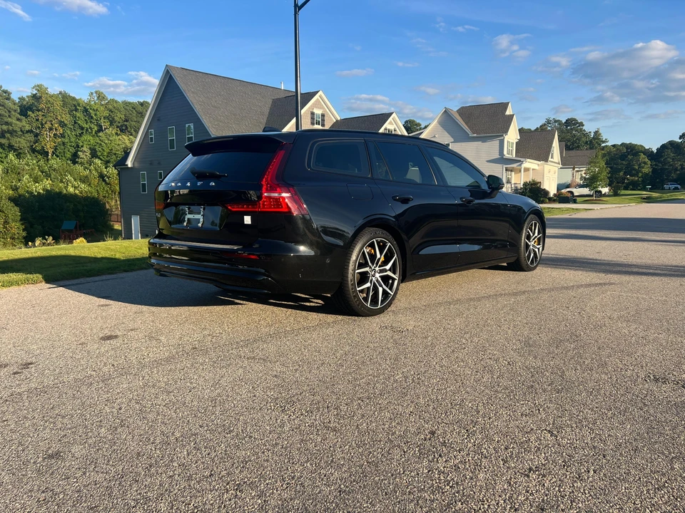 2025 Volvo V60 2nd Gen - Image 22 of 31