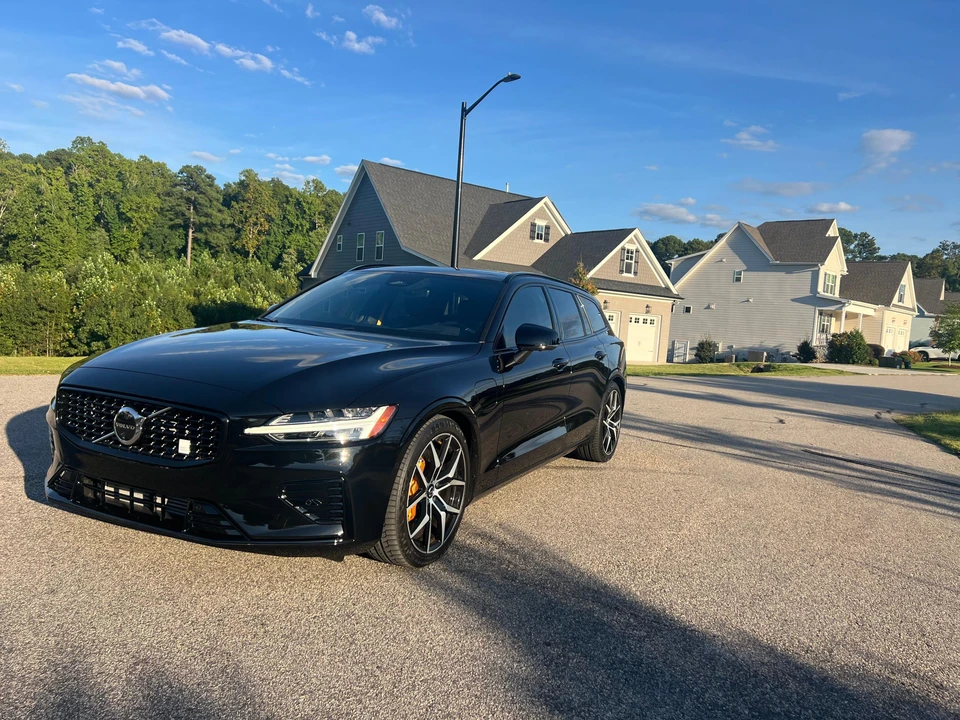 2025 Volvo V60 2nd Gen - Image 10 of 31
