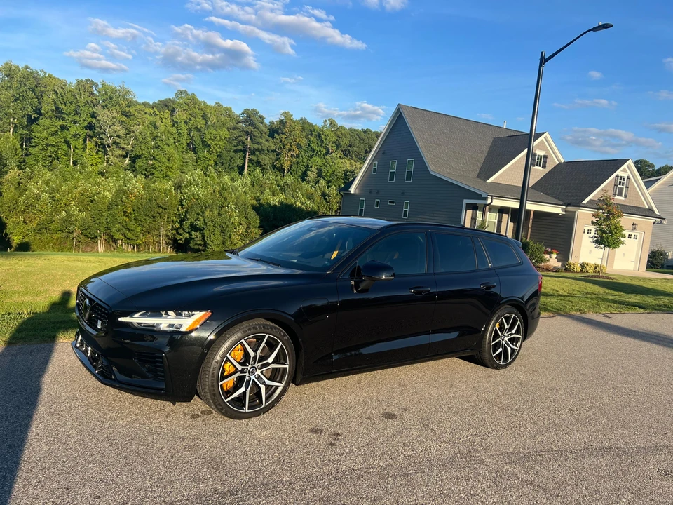 2025 Volvo V60 2nd Gen - Image 12 of 31