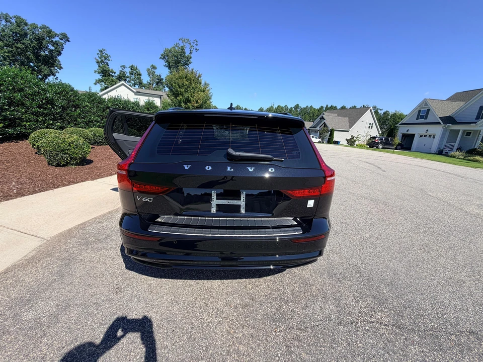 2025 Volvo V60 2nd Gen - Image 21 of 31