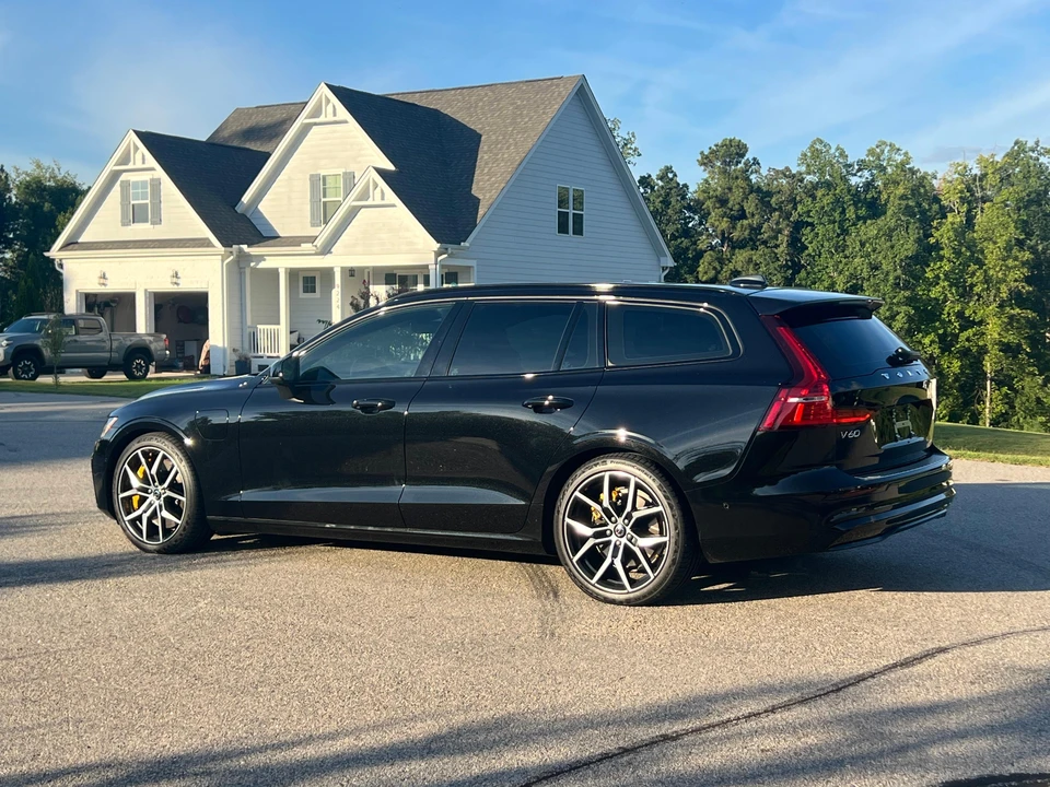 2025 Volvo V60 2nd Gen - Image 18 of 31