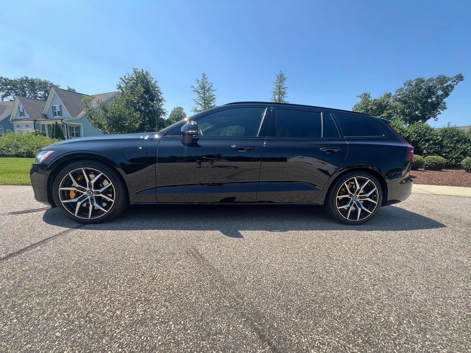 2025 Volvo V60 2nd Gen - Image 15 of 31