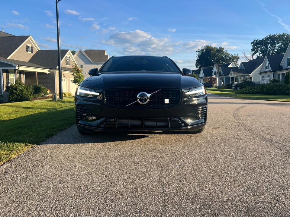 2025 Volvo V60 2nd Gen - Image 9 of 31