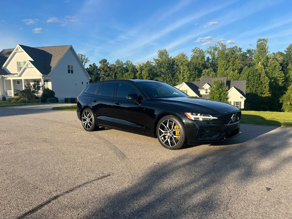 2025 Volvo V60 2nd Gen - Image 25 of 31