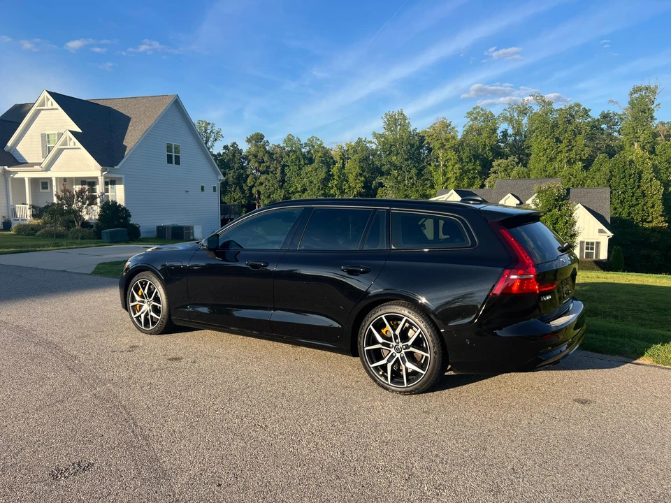 2025 Volvo V60 2nd Gen - Image 17 of 31