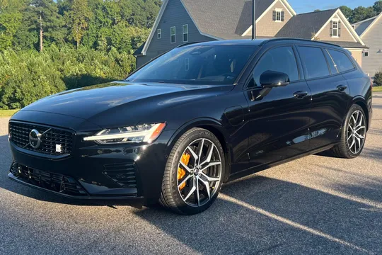 2025 Volvo V60 T8 Polestar Engineered