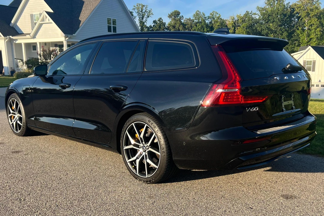 2025 Volvo V60 2nd Gen - Image 4 of 31