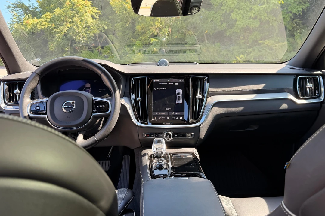 2025 Volvo V60 2nd Gen - Image 18 of 31