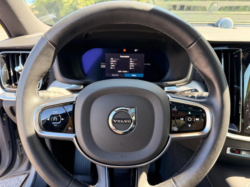 2025 Volvo V60 2nd Gen - Image 24 of 31