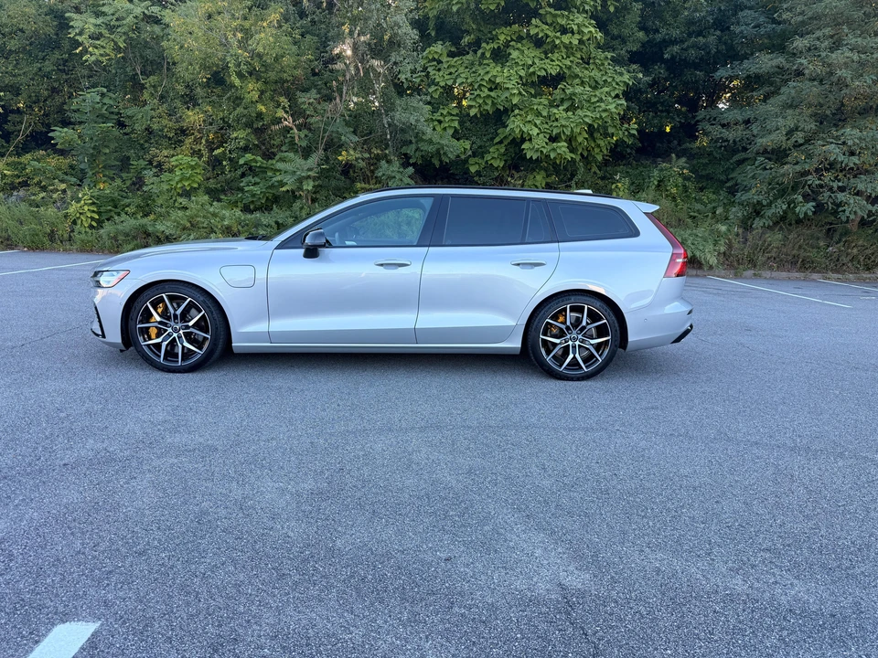 2025 Volvo V60 2nd Gen - Image 6 of 31