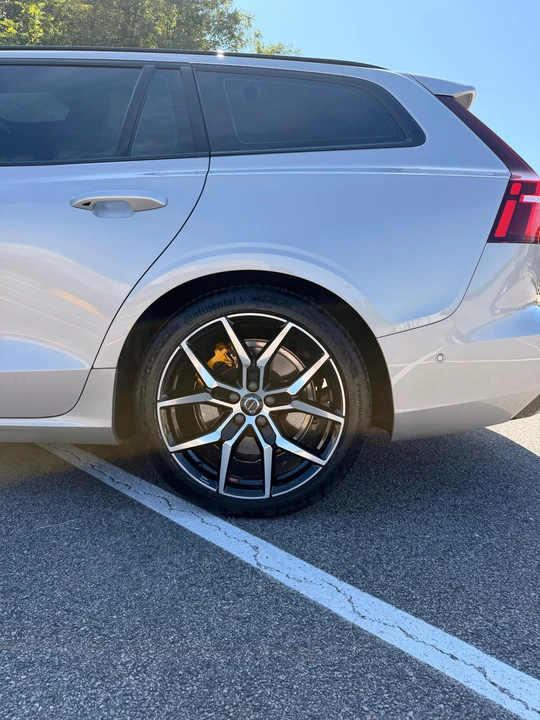 2025 Volvo V60 2nd Gen - Image 15 of 31