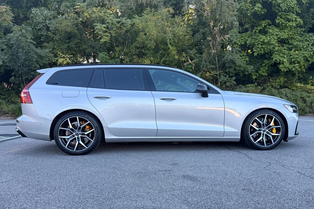 2025 Volvo V60 2nd Gen - Image 3 of 31