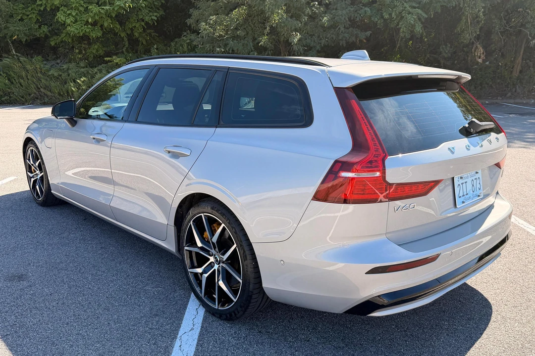 2025 Volvo V60 2nd Gen - Image 4 of 31