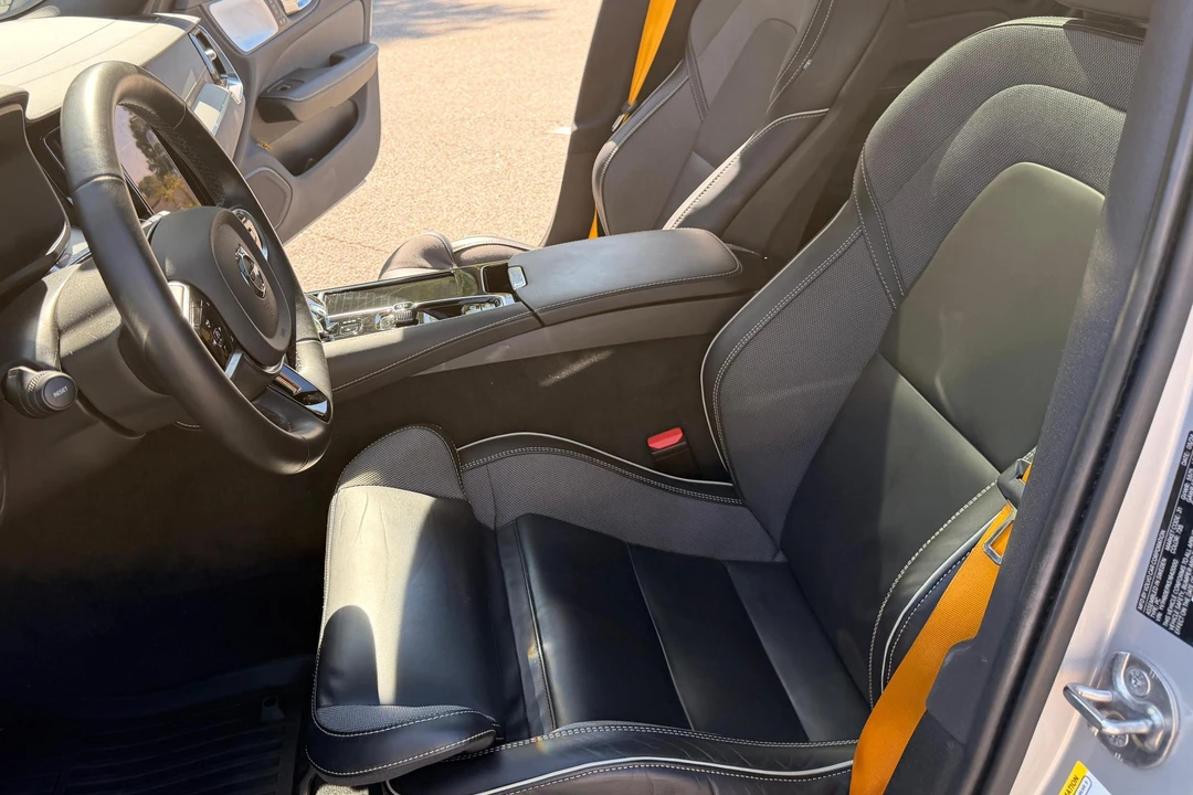 2025 Volvo V60 2nd Gen - Image 19 of 31