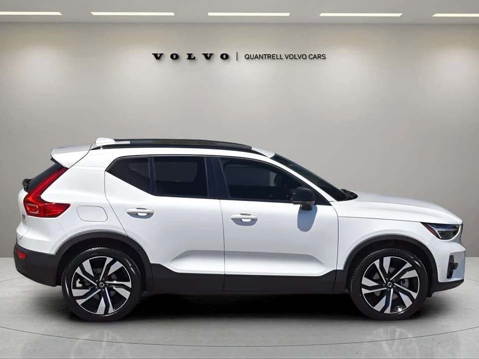 2025 Volvo XC40 - Image 2 of 7