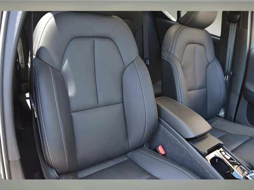 2025 Volvo XC40 - Image 5 of 7