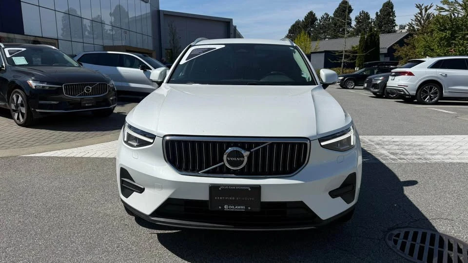 2025 Volvo XC40 - Image 5 of 10