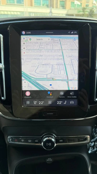 2025 Volvo XC40 - Image 3 of 10