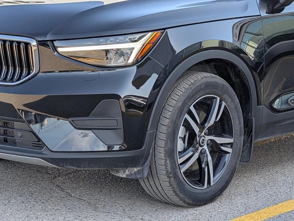 2025 Volvo XC40 - Image 5 of 19