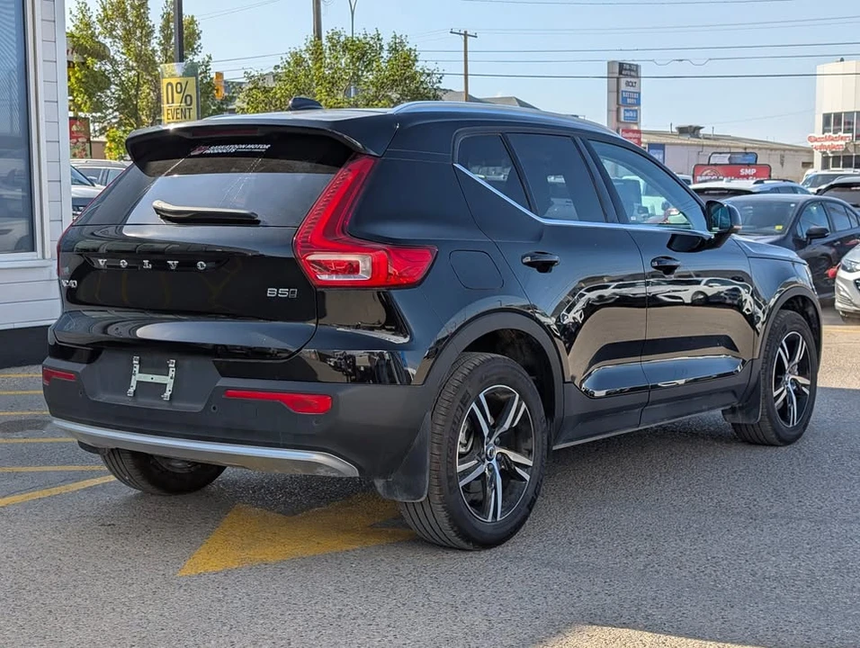 2025 Volvo XC40 - Image 3 of 19