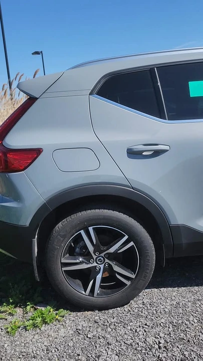 2025 Volvo XC40 - Image 4 of 4