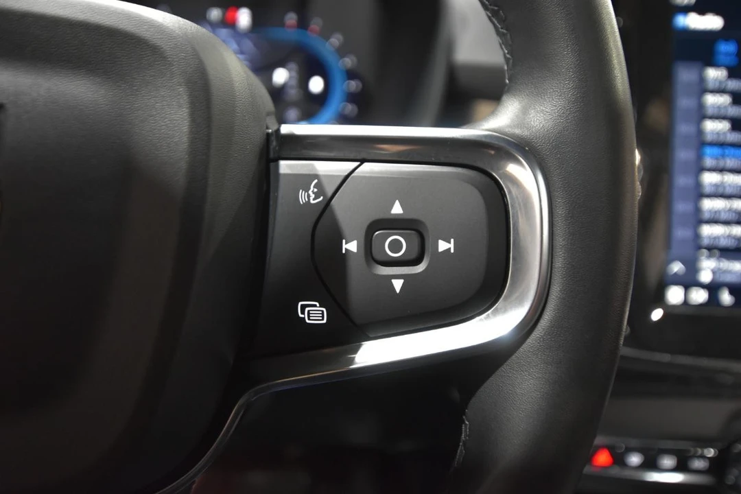 2025 Volvo XC40 - Image 19 of 21