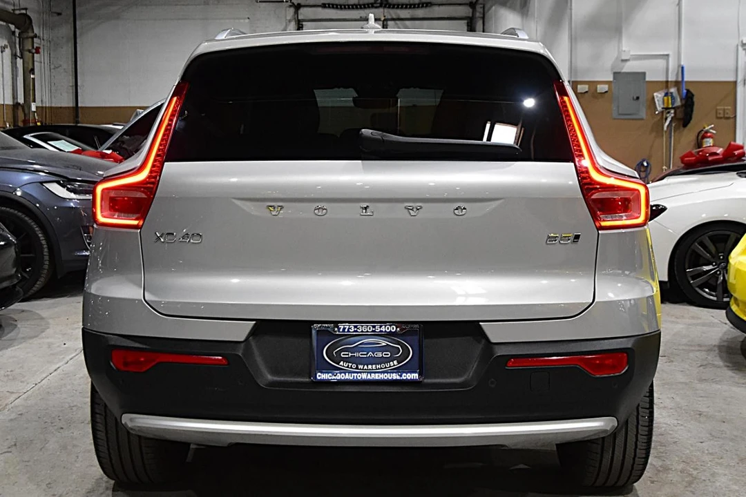2025 Volvo XC40 - Image 8 of 21