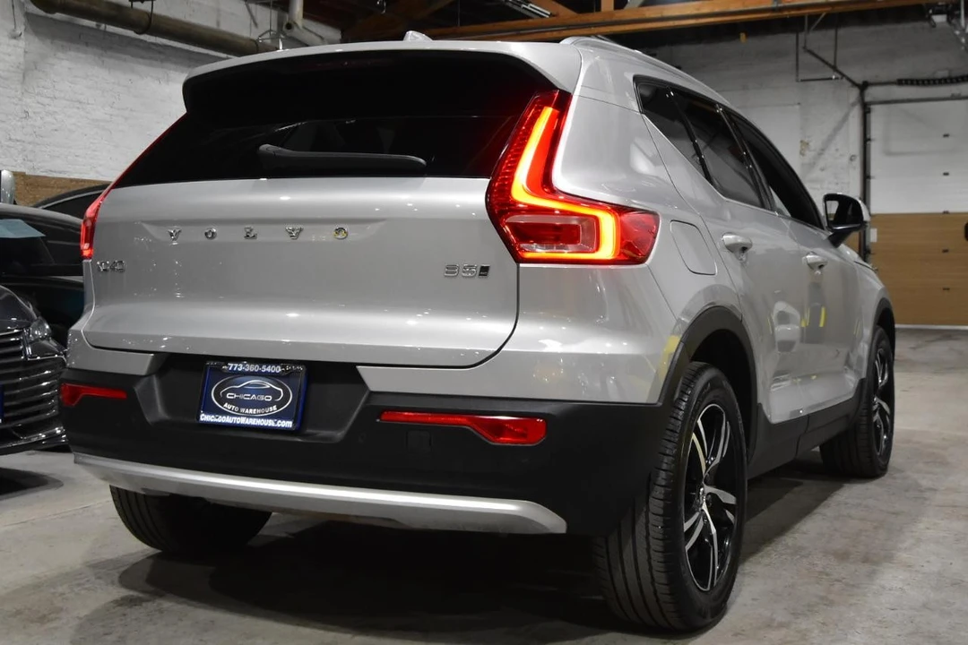 2025 Volvo XC40 - Image 7 of 21