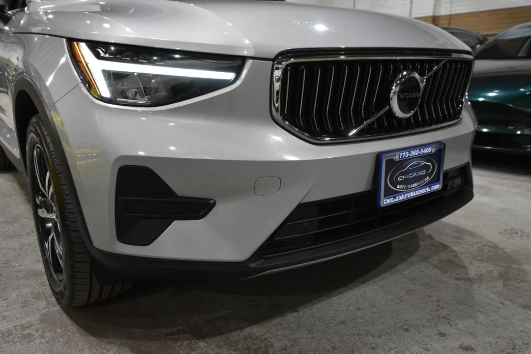 2025 Volvo XC40 - Image 4 of 21