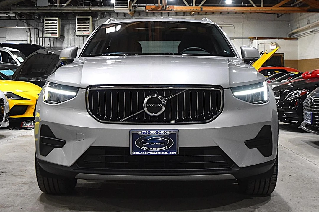 2025 Volvo XC40 - Image 2 of 21