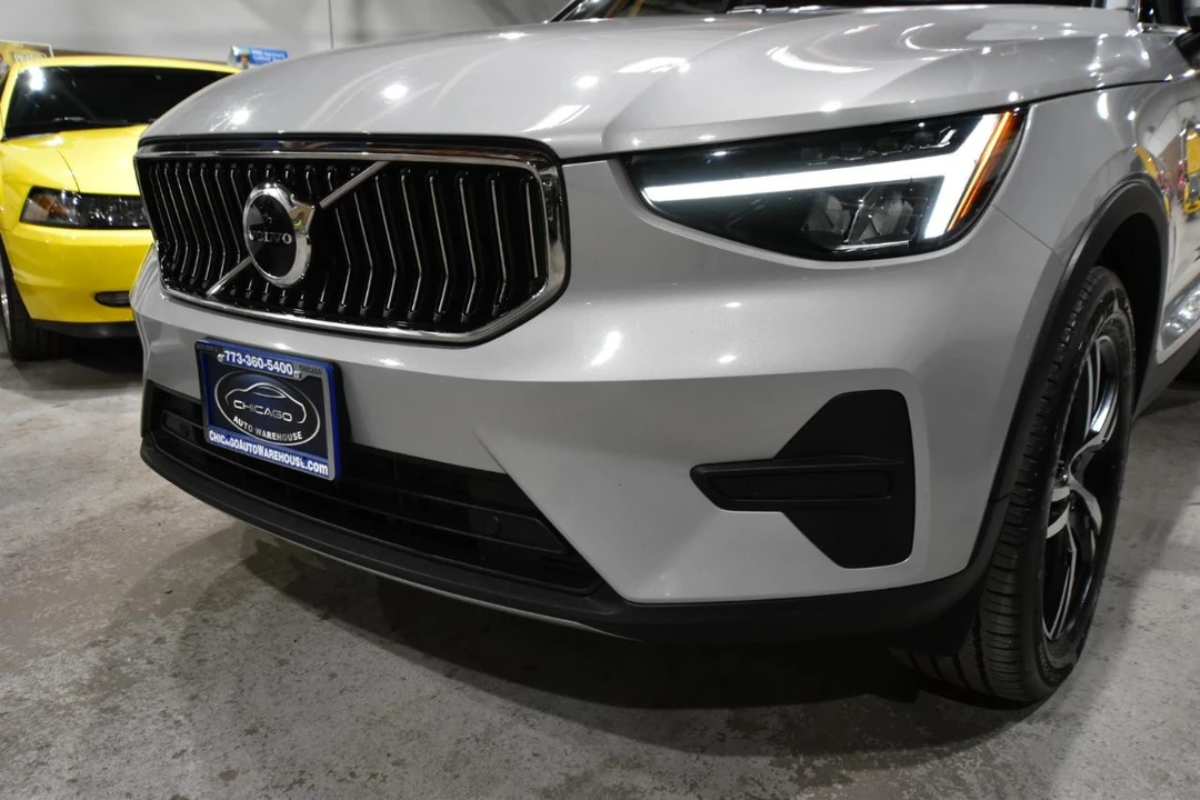 2025 Volvo XC40 - Image 5 of 21