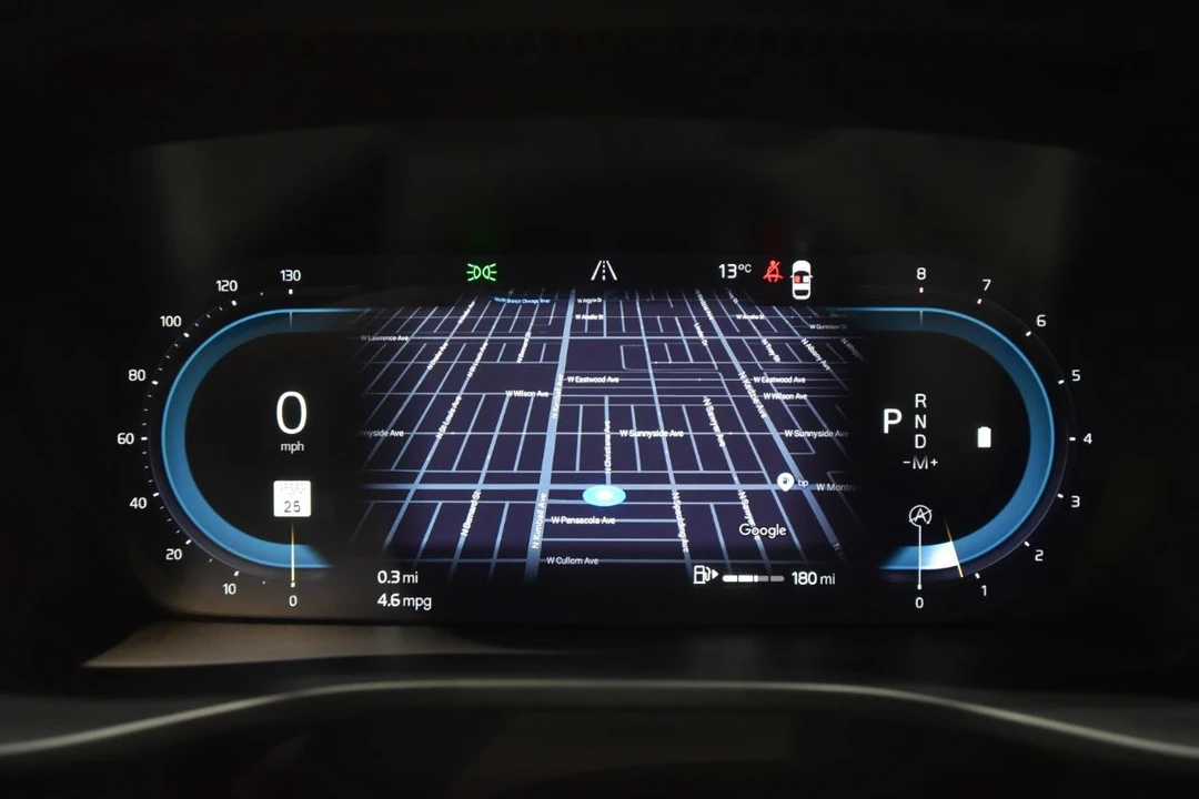 2025 Volvo XC40 - Image 20 of 21
