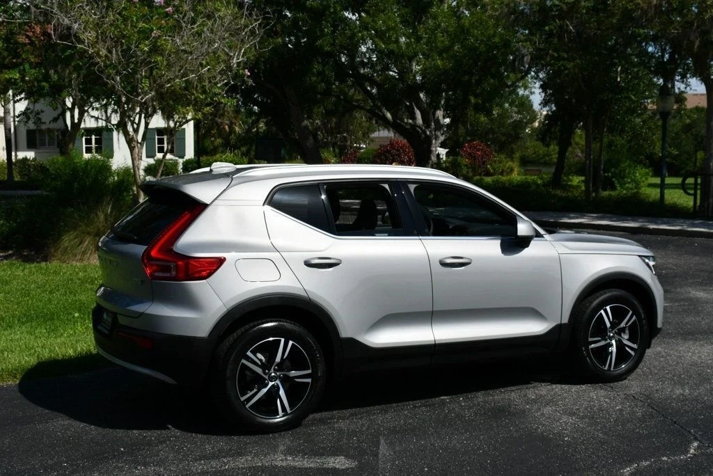 2025 Volvo XC40 - Image 6 of 12
