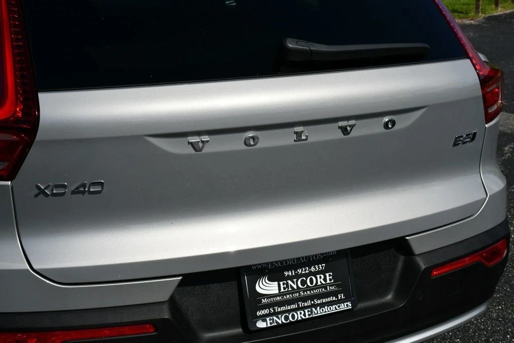 2025 Volvo XC40 - Image 11 of 12