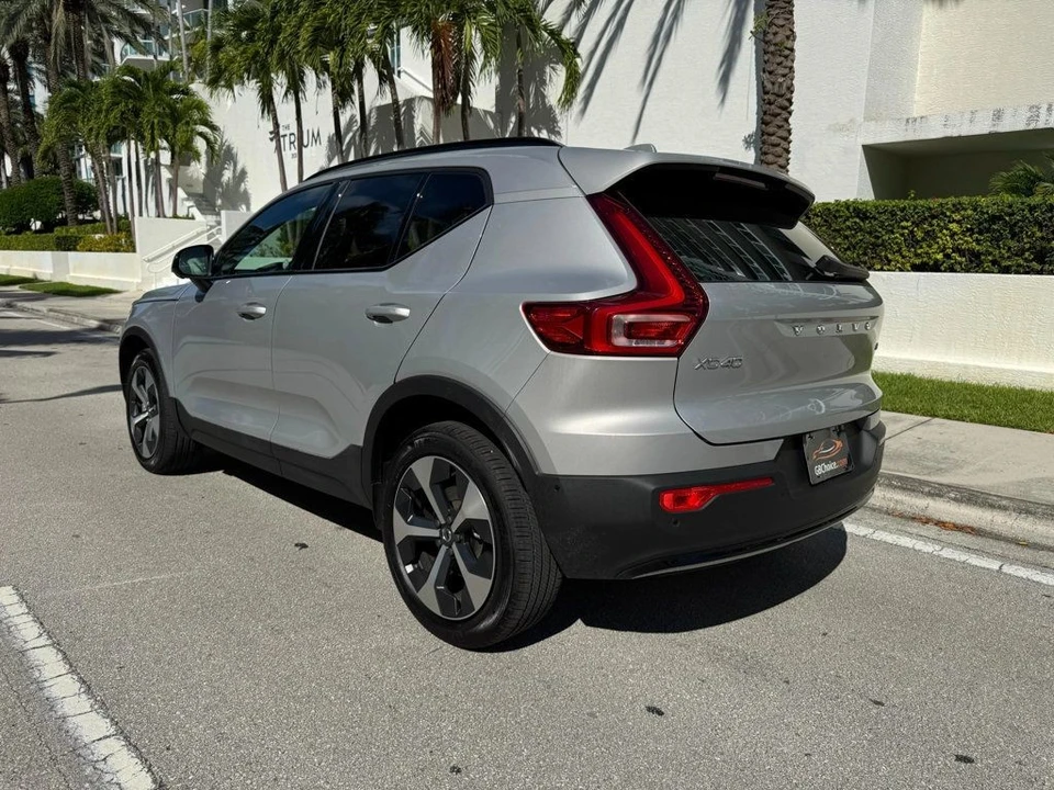 2025 Volvo XC40 - Image 5 of 12